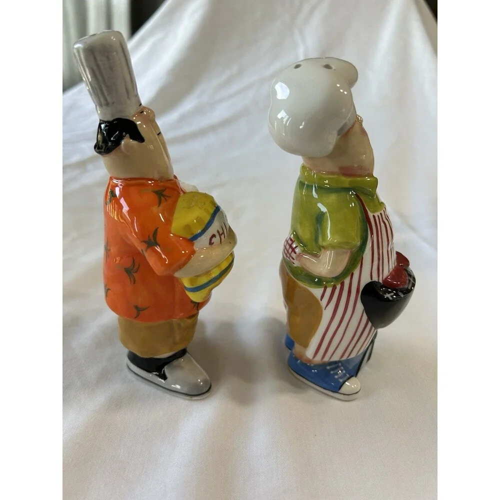 Masters Of The Grill BBQ Party Chefs Salt Pepper Shaker Set CIC Picnic